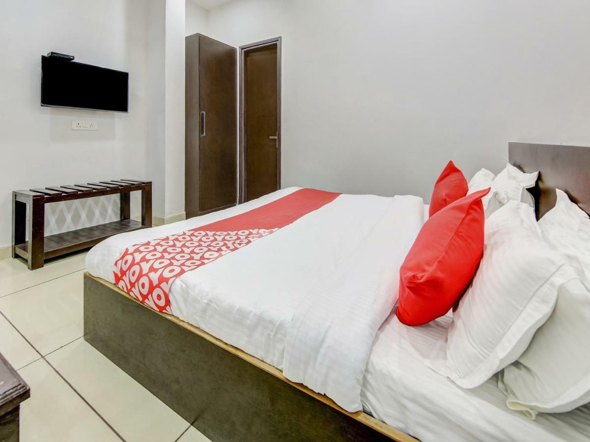 Oyo 27999 Hotel Deep Sirsa Exterior foto