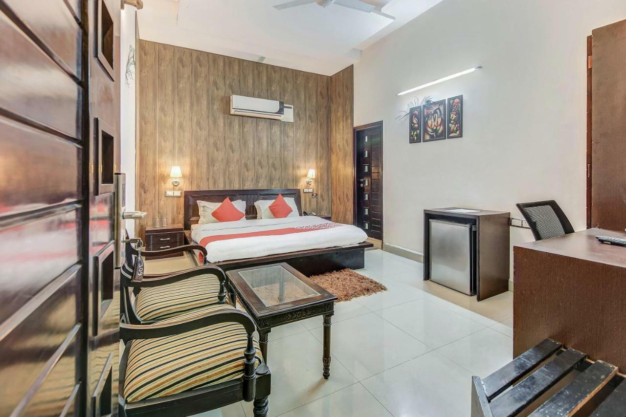 Oyo 27999 Hotel Deep Sirsa Exterior foto