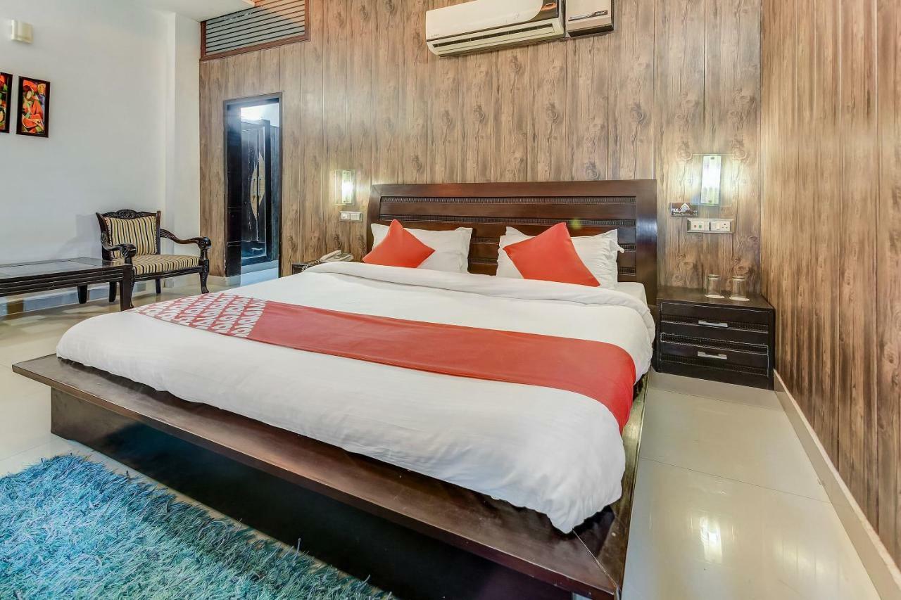 Oyo 27999 Hotel Deep Sirsa Exterior foto